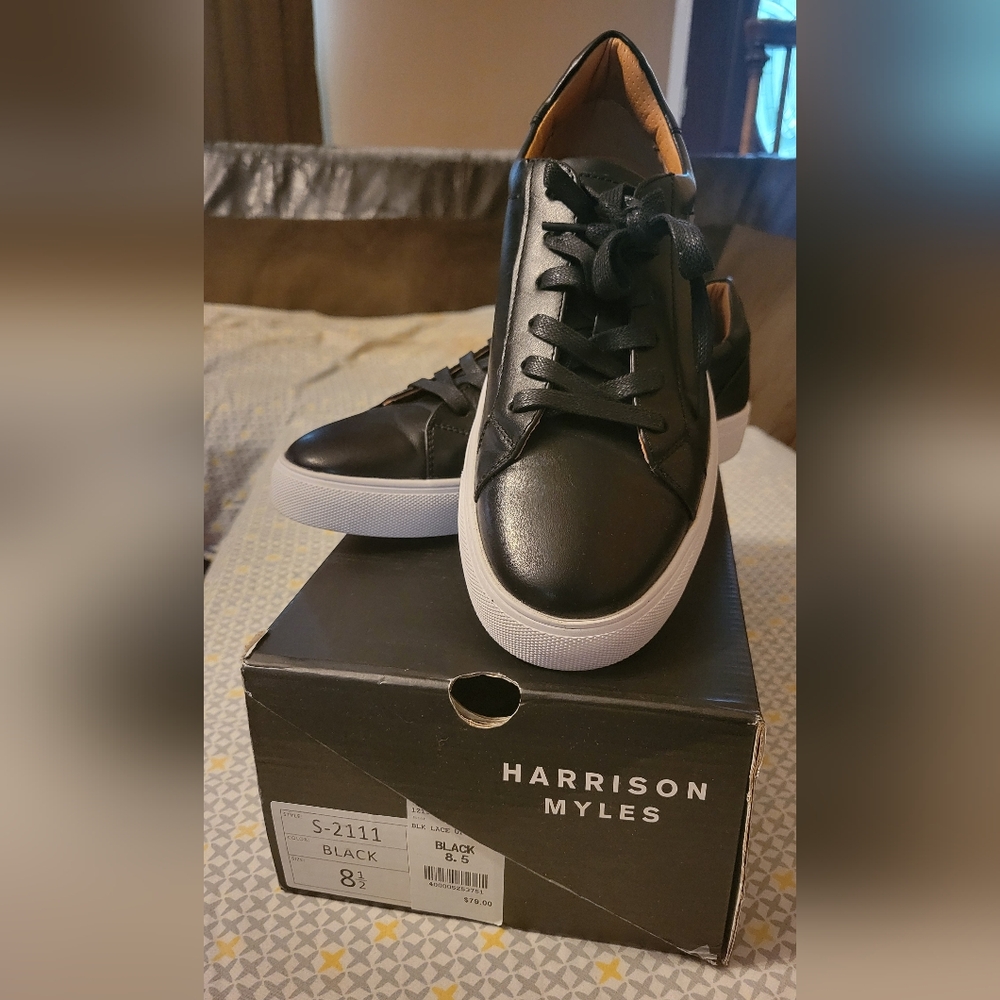 Harrison Myles 8.5 Leather Sneaker
